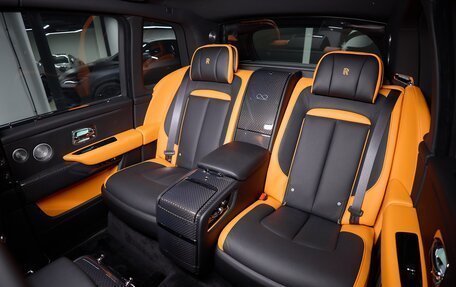 Rolls-Royce Cullinan, 2025 год, 78 900 000 рублей, 28 фотография