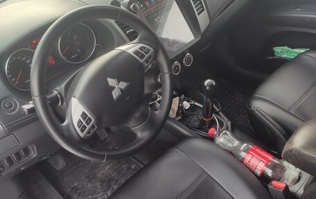 Mitsubishi Outlander III рестайлинг 3, 2010 год, 950 000 рублей, 2 фотография