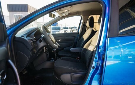 Renault Logan II, 2016 год, 800 000 рублей, 12 фотография