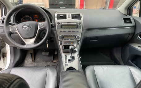 Toyota Avensis III рестайлинг, 2011 год, 990 000 рублей, 10 фотография