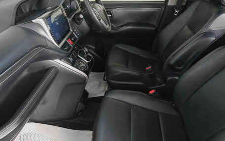 Toyota Esquire I, 2015 год, 1 969 000 рублей, 9 фотография