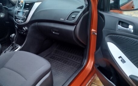 Hyundai Solaris II рестайлинг, 2015 год, 1 190 000 рублей, 9 фотография