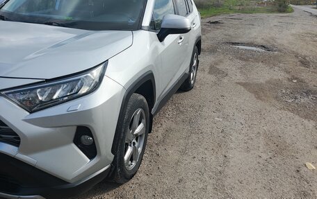 Toyota RAV4, 2020 год, 2 870 000 рублей, 2 фотография