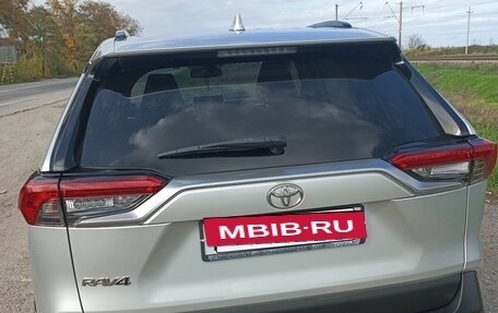 Toyota RAV4, 2020 год, 2 870 000 рублей, 3 фотография