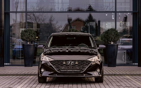 Hyundai Solaris II рестайлинг, 2021 год, 1 595 000 рублей, 2 фотография
