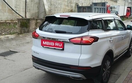 Geely Atlas, 2024 год, 1 715 000 рублей, 3 фотография