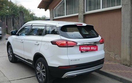 Geely Atlas, 2024 год, 1 715 000 рублей, 4 фотография
