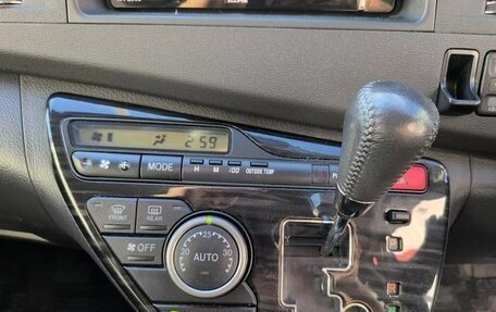 Toyota ISis I, 2011 год, 945 000 рублей, 7 фотография