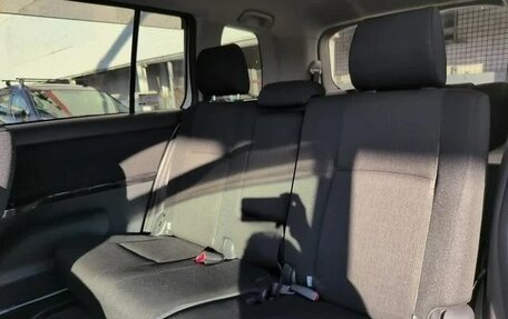 Toyota ISis I, 2011 год, 945 000 рублей, 14 фотография