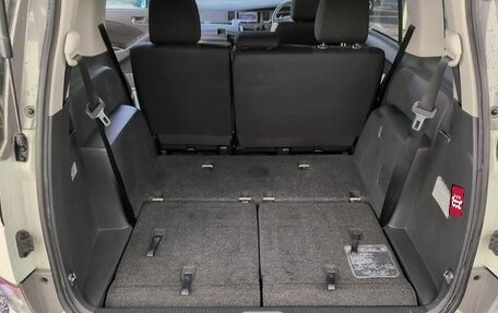 Toyota ISis I, 2011 год, 945 000 рублей, 18 фотография