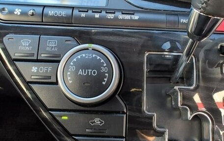 Toyota ISis I, 2011 год, 945 000 рублей, 31 фотография