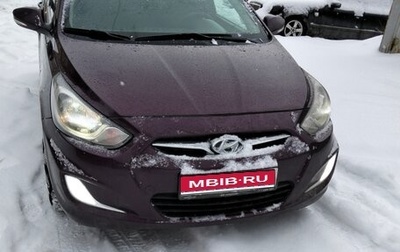 Hyundai Solaris II рестайлинг, 2013 год, 800 000 рублей, 1 фотография