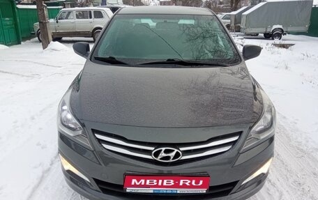 Hyundai Solaris II рестайлинг, 2016 год, 748 000 рублей, 1 фотография