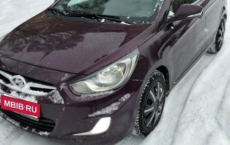 Hyundai Solaris II рестайлинг, 2013 год, 800 000 рублей, 2 фотография