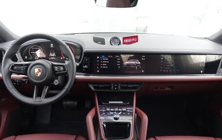 Porsche Cayenne III, 2025 год, 19 690 000 рублей, 11 фотография