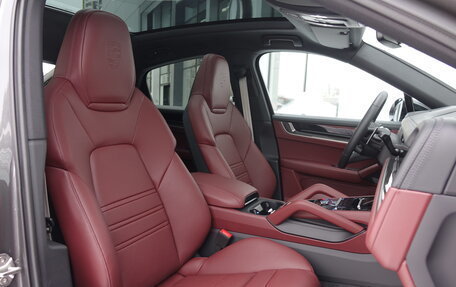 Porsche Cayenne III, 2025 год, 19 690 000 рублей, 25 фотография