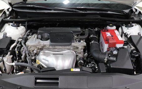 Toyota Camry, 2018 год, 2 700 000 рублей, 9 фотография