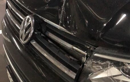 Volkswagen Multivan T6 рестайлинг, 2015 год, 3 850 000 рублей, 24 фотография