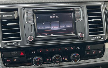 Volkswagen Multivan T6 рестайлинг, 2015 год, 3 850 000 рублей, 22 фотография