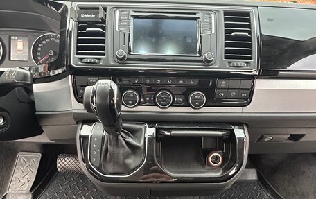 Volkswagen Multivan T6 рестайлинг, 2015 год, 3 850 000 рублей, 17 фотография