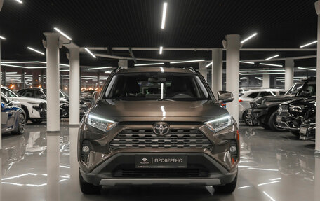 Toyota RAV4, 2020 год, 3 180 000 рублей, 3 фотография