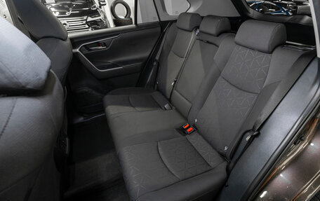 Toyota RAV4, 2020 год, 3 180 000 рублей, 12 фотография