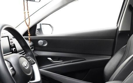 Hyundai Elantra, 2022 год, 2 100 000 рублей, 24 фотография