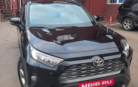Toyota RAV4, 2019 год, 2 800 000 рублей, 1 фотография