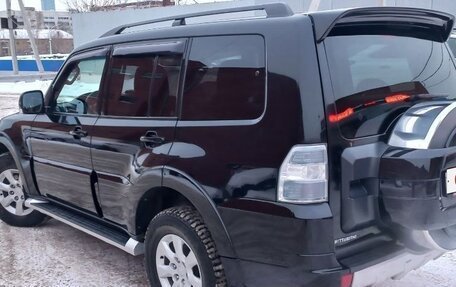 Mitsubishi Pajero IV, 2011 год, 2 150 000 рублей, 3 фотография