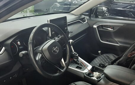 Toyota RAV4, 2019 год, 2 800 000 рублей, 9 фотография