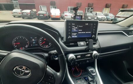 Toyota RAV4, 2019 год, 2 800 000 рублей, 8 фотография