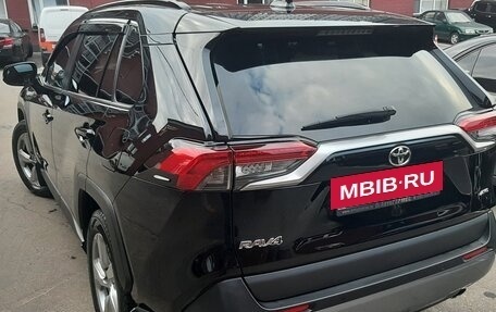 Toyota RAV4, 2019 год, 2 800 000 рублей, 15 фотография