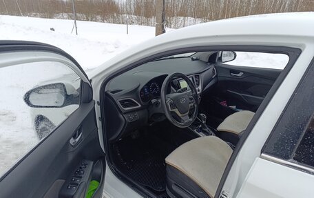 Hyundai Solaris II рестайлинг, 2017 год, 1 380 000 рублей, 3 фотография