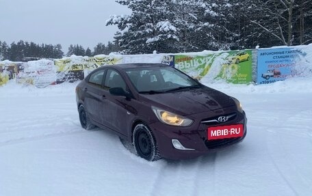 Hyundai Solaris II рестайлинг, 2011 год, 370 000 рублей, 2 фотография