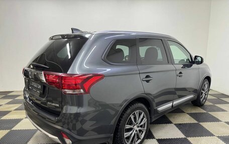 Mitsubishi Outlander III рестайлинг 3, 2018 год, 2 200 000 рублей, 5 фотография