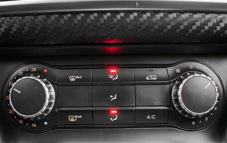 Mercedes-Benz GLA, 2014 год, 1 900 000 рублей, 16 фотография