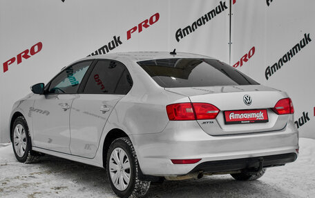 Volkswagen Jetta VI, 2013 год, 925 000 рублей, 4 фотография