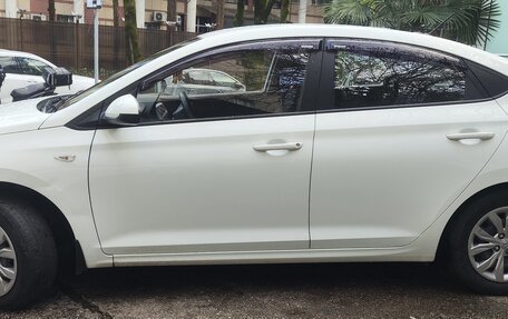 Hyundai Solaris II рестайлинг, 2017 год, 800 000 рублей, 4 фотография