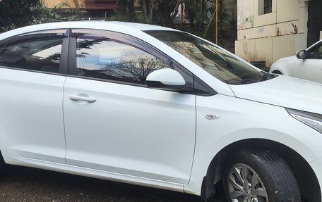 Hyundai Solaris II рестайлинг, 2017 год, 800 000 рублей, 3 фотография