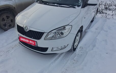 Skoda Fabia II, 2012 год, 490 000 рублей, 3 фотография