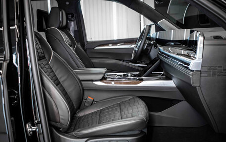 Cadillac Escalade V, 2025 год, 24 197 876 рублей, 25 фотография