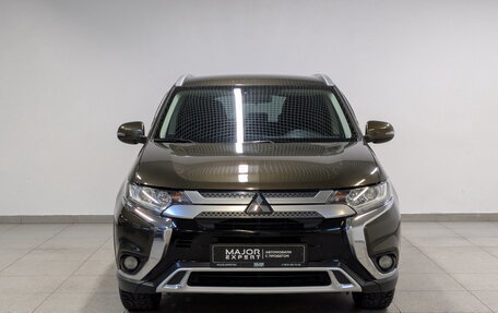 Mitsubishi Outlander III рестайлинг 3, 2019 год, 2 200 000 рублей, 2 фотография