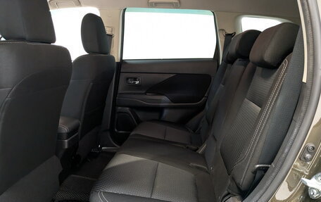 Mitsubishi Outlander III рестайлинг 3, 2019 год, 2 200 000 рублей, 12 фотография