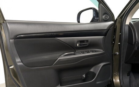 Mitsubishi Outlander III рестайлинг 3, 2019 год, 2 200 000 рублей, 19 фотография