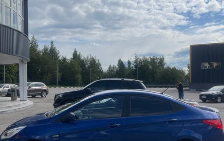 Hyundai Solaris II рестайлинг, 2011 год, 437 000 рублей, 2 фотография