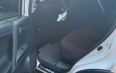 Toyota RAV4, 2018 год, 2 550 000 рублей, 6 фотография