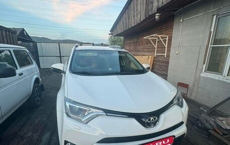 Toyota RAV4, 2018 год, 2 550 000 рублей, 4 фотография