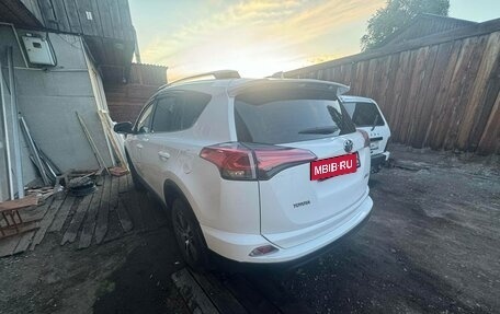 Toyota RAV4, 2018 год, 2 550 000 рублей, 5 фотография