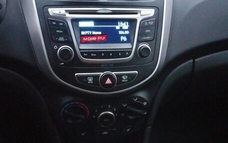 Hyundai Solaris II рестайлинг, 2016 год, 800 000 рублей, 7 фотография
