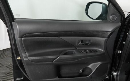 Mitsubishi Outlander III рестайлинг 3, 2016 год, 1 550 000 рублей, 7 фотография